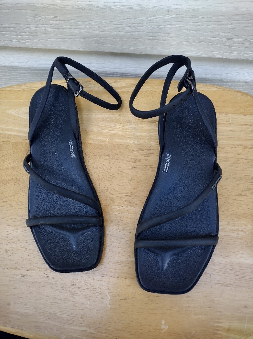 NWOT Black Crocs Women's 8 Miami Adjustable Ankle Strap Sandals Croslite Foam